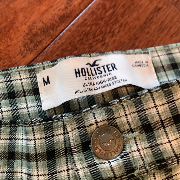 Hollister Ultra High Rise, Plaid Pants - Picture 5 of 7